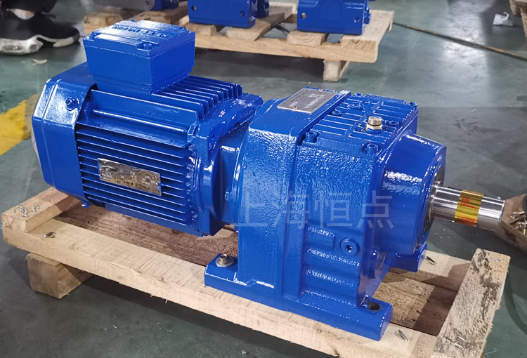 R47系列減速機配電機，藍色油漆實物照片