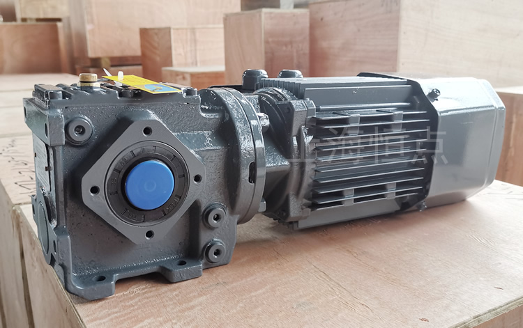 SA37系列減速機，配電機，灰色油漆 實物照片