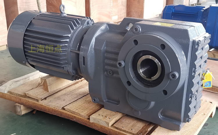 KAZ87減速機 右輸出配小法蘭+通孔 輸入配電機 實物圖 -上海恒點