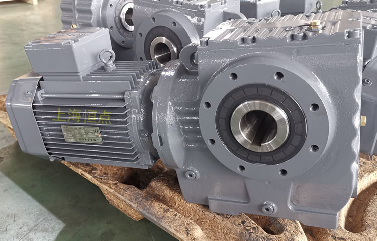 SA77系列減速機輸入配電機，輸出通孔，常用件實物圖